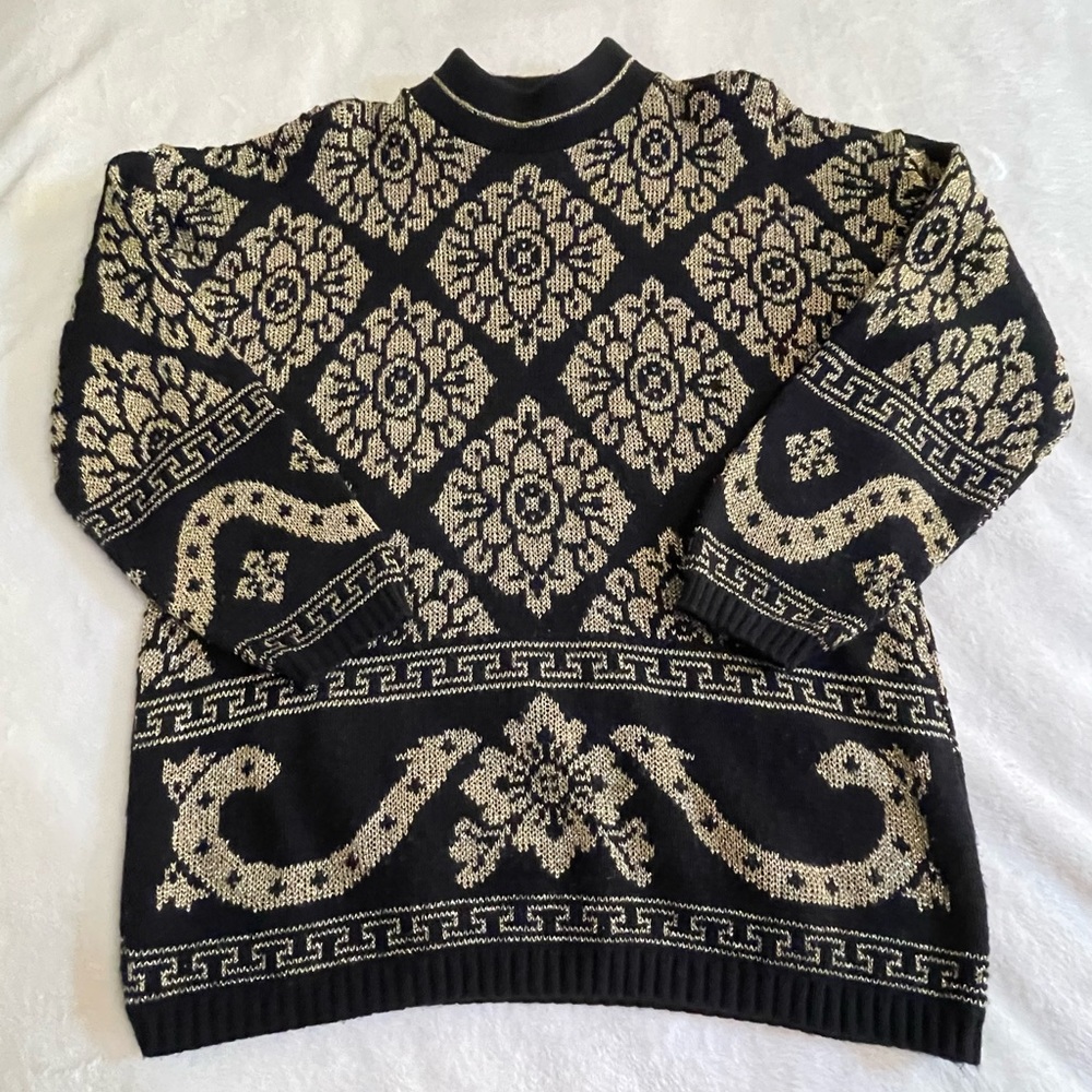 Vintage Dana Scott Black and Shimmery Gold Sweater. Size L.